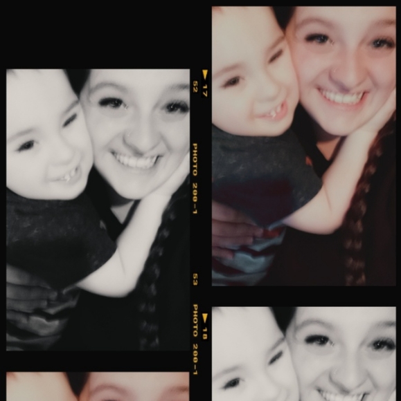 Meet your Posher, Danielle - Picture 2 of 2